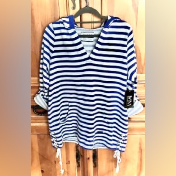 Marc Jacobs New York, Blue & White Striped Design Hoodie **LIKE NEW!!🎁💙🤍🆕** - Picture 1 of 6